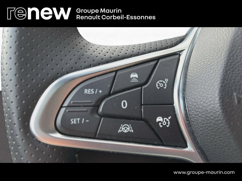 Photo 17 de l’annonce de RENAULT Clio d’occasion à vendre à CORBEIL-ESSONNES