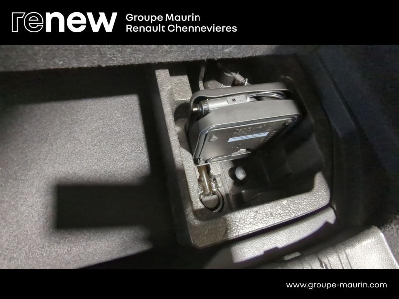 Photo 13 de l’annonce de RENAULT Captur d’occasion à vendre à CHENNEVIÈRES-SUR-MARNE