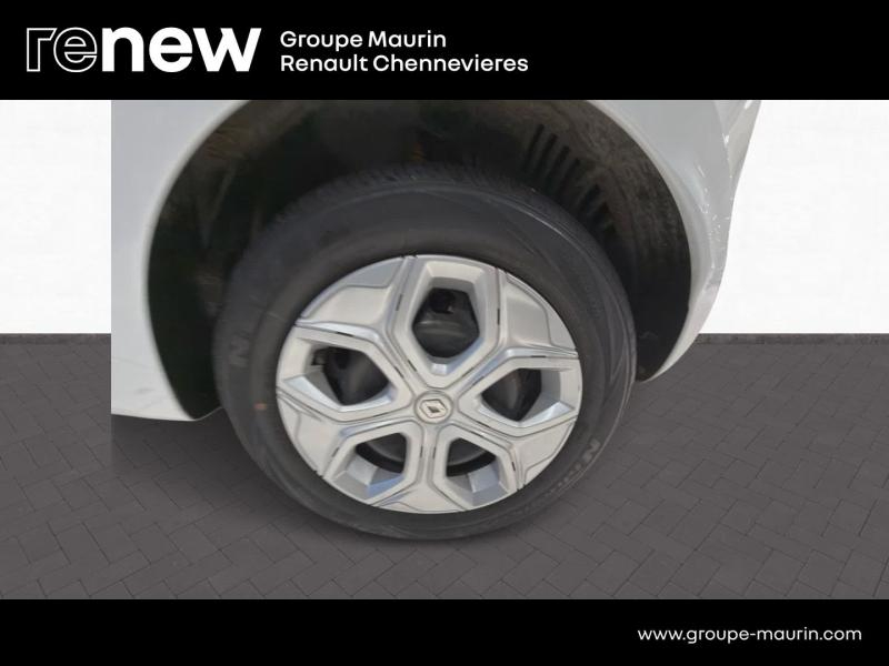 Photo 12 de l’annonce de RENAULT Twingo d’occasion à vendre à CHENNEVIÈRES-SUR-MARNE