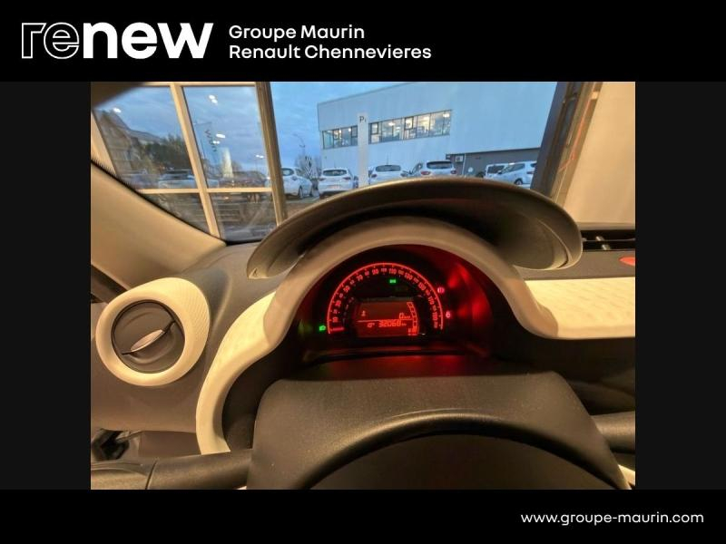 Photo 16 de l’annonce de RENAULT Twingo d’occasion à vendre à CHENNEVIÈRES-SUR-MARNE