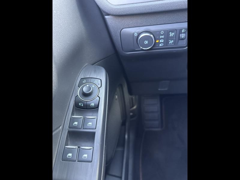 Photo 18 de l’annonce de FORD Kuga d’occasion à vendre à TOULON