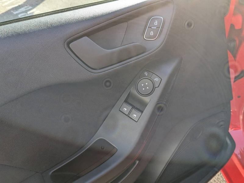 Photo 10 de l’annonce de FORD Fiesta d’occasion à vendre à AIX-EN-PROVENCE