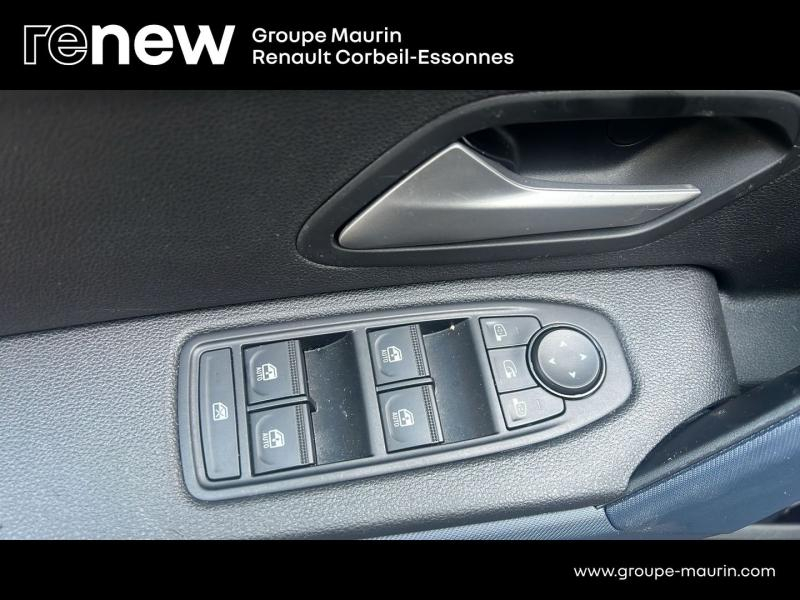 Photo 17 de l’annonce de DACIA Duster d’occasion à vendre à CORBEIL-ESSONNES