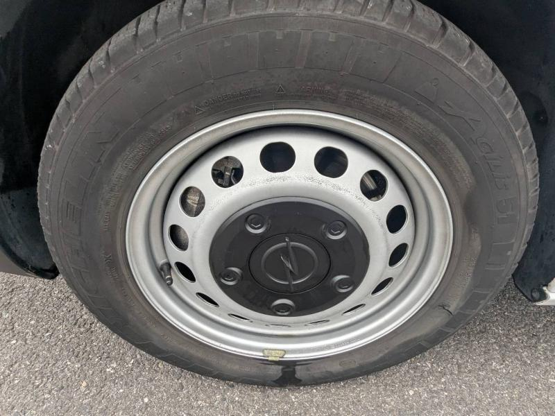 Photo 10 de l’annonce de OPEL Vivaro Fg VUL d’occasion à vendre à FRÉJUS