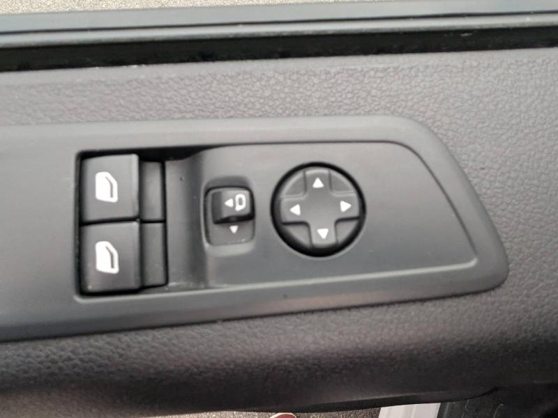 Photo 13 de l’annonce de OPEL Vivaro Fg VUL d’occasion à vendre à FRÉJUS