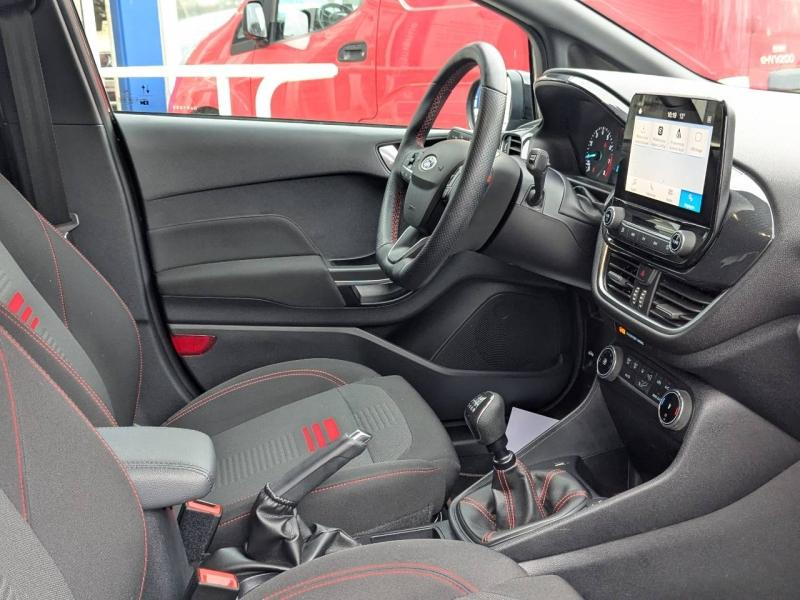 Photo 5 de l’annonce de FORD Fiesta d’occasion à vendre à AIX-EN-PROVENCE