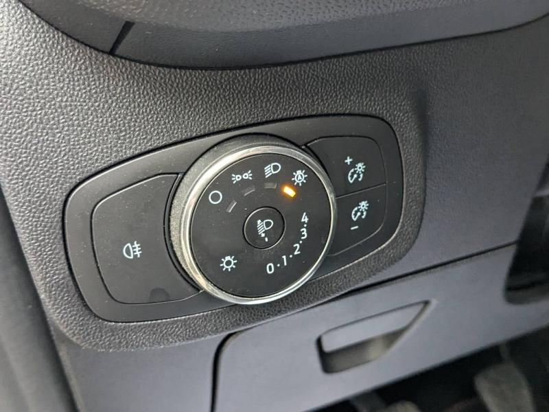 Photo 13 de l’annonce de FORD Fiesta d’occasion à vendre à AIX-EN-PROVENCE