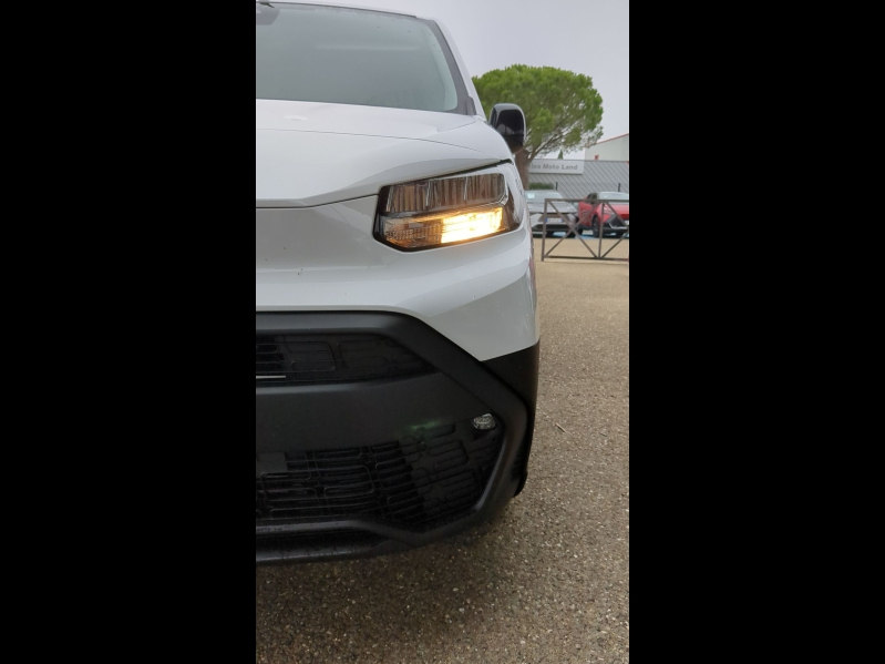 Photo 10 de l’annonce de TOYOTA ProAce City VUL d’occasion à vendre à ARLES