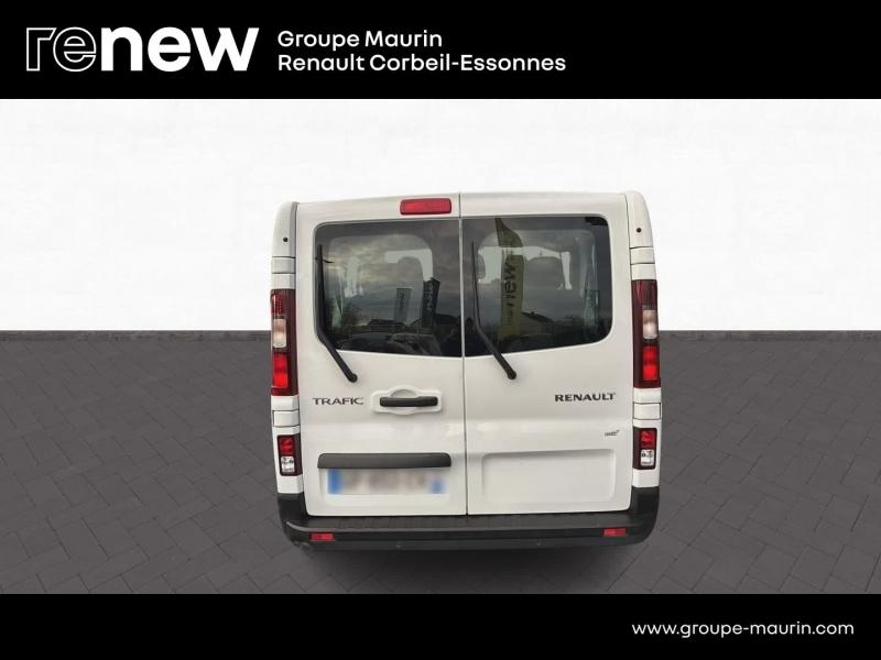 Photo 4 de l’annonce de RENAULT Trafic Combi d’occasion à vendre à CORBEIL-ESSONNES