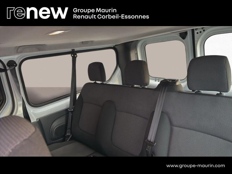 Photo 13 de l’annonce de RENAULT Trafic Combi d’occasion à vendre à CORBEIL-ESSONNES