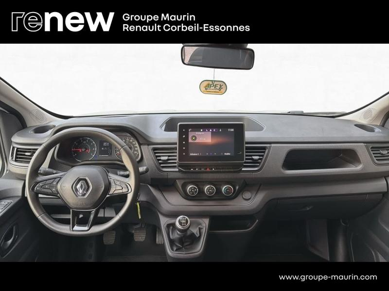 Photo 14 de l’annonce de RENAULT Trafic Combi d’occasion à vendre à CORBEIL-ESSONNES