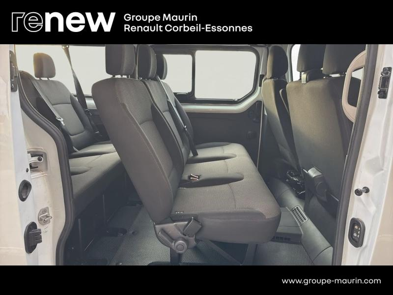 Photo 17 de l’annonce de RENAULT Trafic Combi d’occasion à vendre à CORBEIL-ESSONNES
