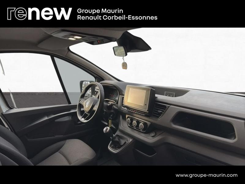 Photo 19 de l’annonce de RENAULT Trafic Combi d’occasion à vendre à CORBEIL-ESSONNES
