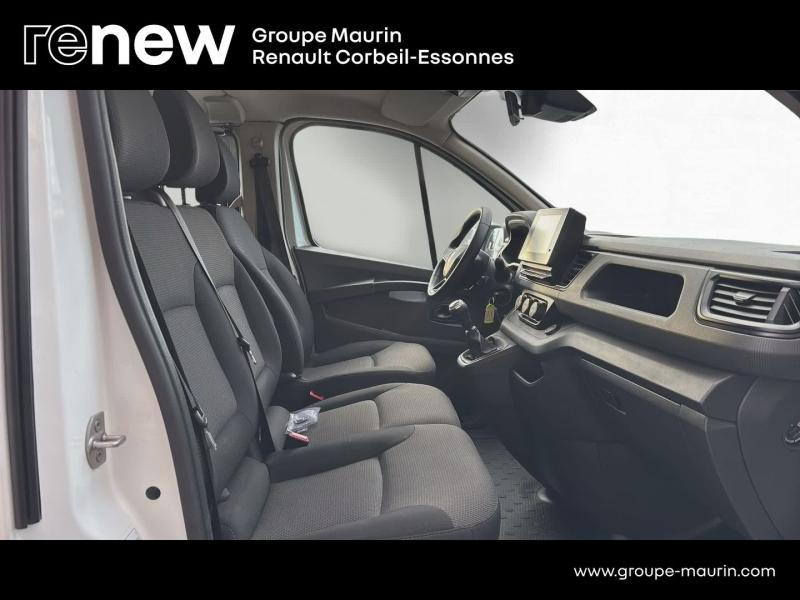 Photo 20 de l’annonce de RENAULT Trafic Combi d’occasion à vendre à CORBEIL-ESSONNES