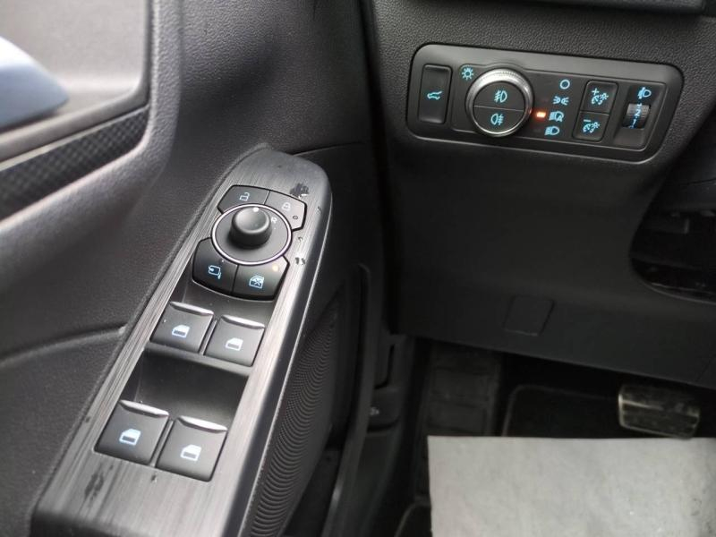 Photo 14 de l’annonce de FORD Kuga d’occasion à vendre à NÎMES