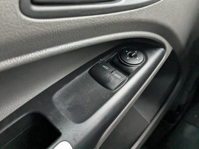 Photo 17 de l’annonce de FORD Transit Connect VUL d’occasion à vendre à MARSEILLE