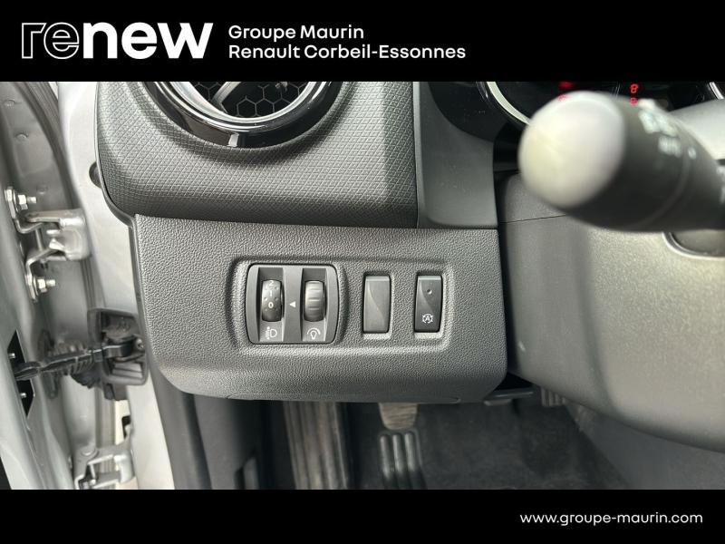 Photo 18 de l’annonce de RENAULT Clio d’occasion à vendre à CORBEIL-ESSONNES