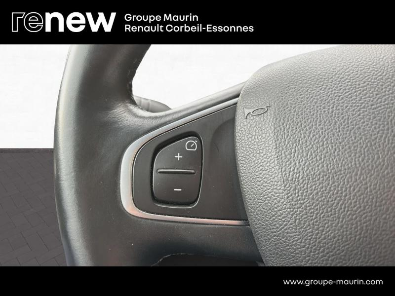 Photo 19 de l’annonce de RENAULT Clio d’occasion à vendre à CORBEIL-ESSONNES