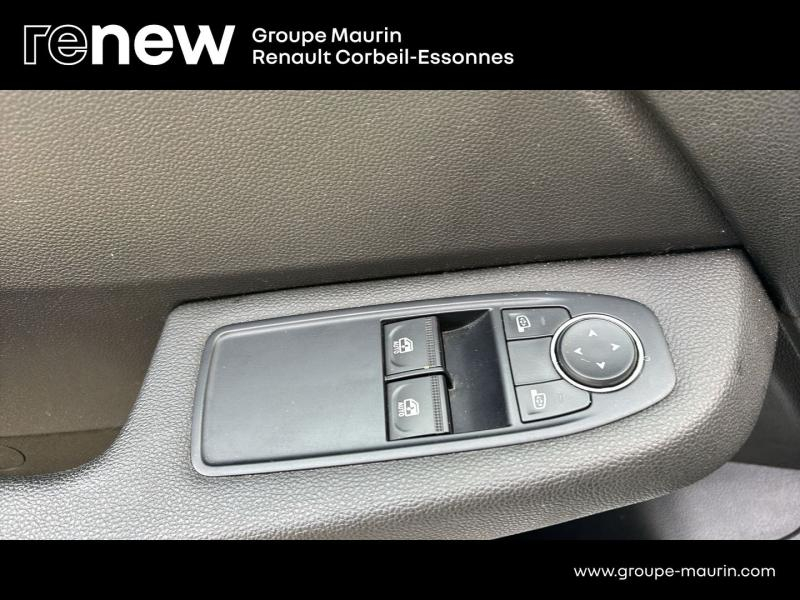 Photo 19 de l’annonce de RENAULT Clio d’occasion à vendre à CORBEIL-ESSONNES