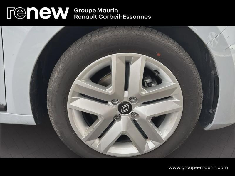 Photo 17 de l’annonce de RENAULT Clio d’occasion à vendre à CORBEIL-ESSONNES