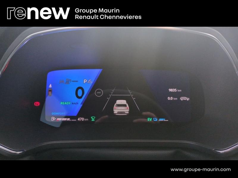 Photo 9 de l’annonce de RENAULT  d’occasion à vendre à CHENNEVIÈRES-SUR-MARNE