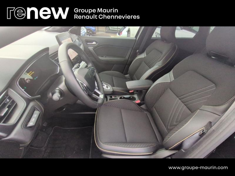 Photo 10 de l’annonce de RENAULT  d’occasion à vendre à CHENNEVIÈRES-SUR-MARNE