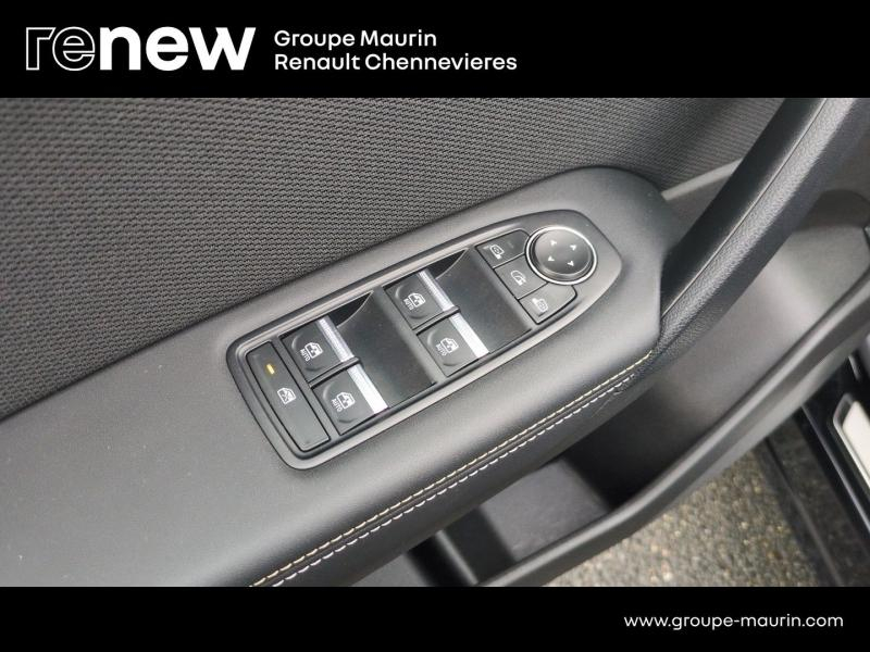 Photo 16 de l’annonce de RENAULT  d’occasion à vendre à CHENNEVIÈRES-SUR-MARNE