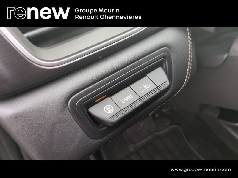Photo 17 de l’annonce de RENAULT  d’occasion à vendre à CHENNEVIÈRES-SUR-MARNE