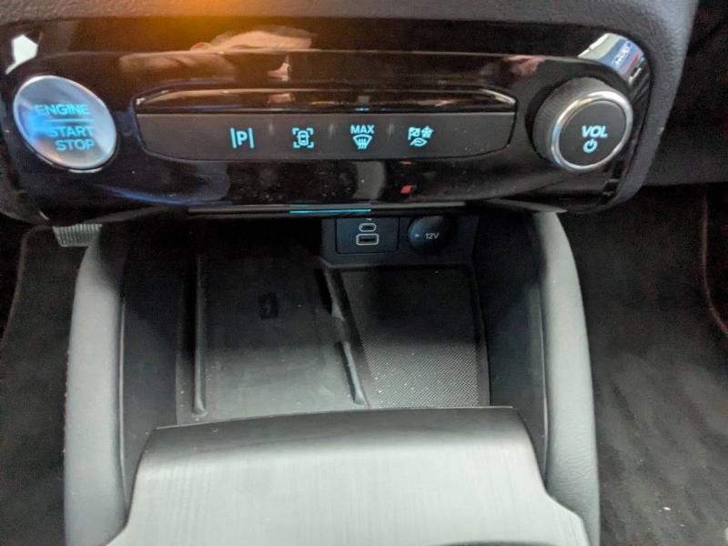 Photo 19 de l’annonce de FORD Kuga d’occasion à vendre à FRÉJUS