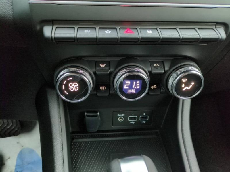 Photo 10 de l’annonce de RENAULT Captur d’occasion à vendre à NÎMES