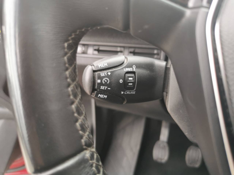 Photo 8 de l’annonce de PEUGEOT 3008 d’occasion à vendre à MARSEILLE