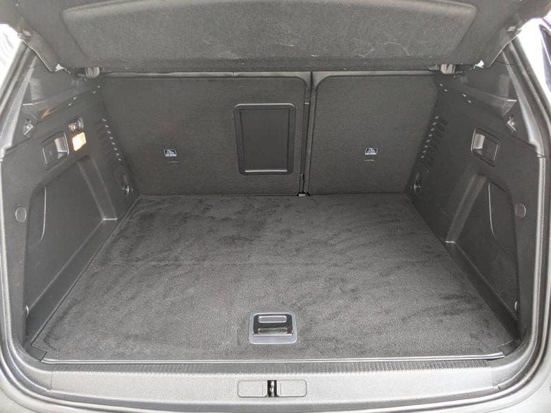 Photo 8 de l’annonce de PEUGEOT 3008 d’occasion à vendre à VITROLLES