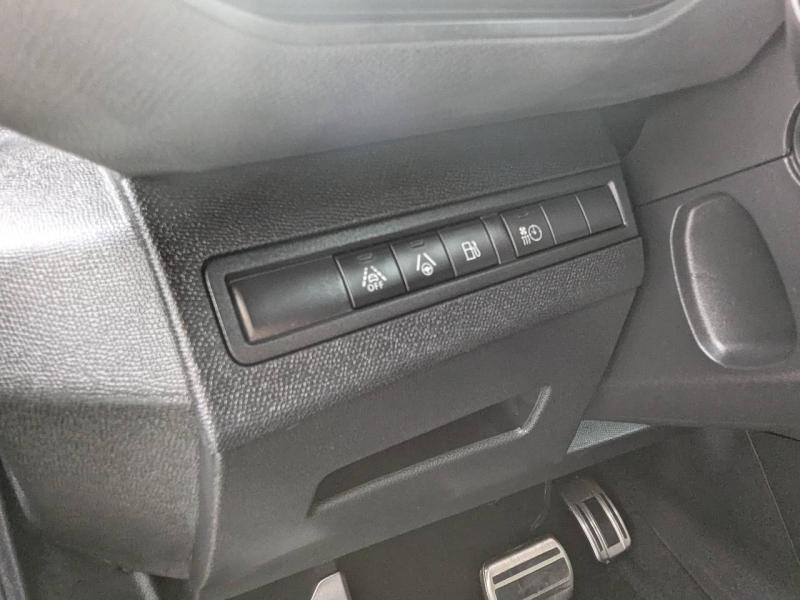 Photo 11 de l’annonce de PEUGEOT 3008 d’occasion à vendre à VITROLLES