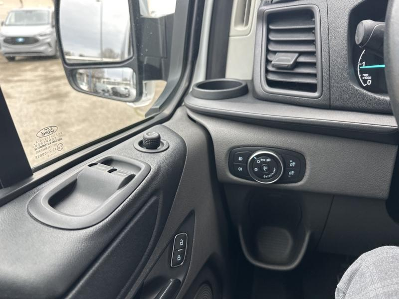 Photo 14 de l’annonce de FORD Transit Custom Kombi d’occasion à vendre à MARTIGUES