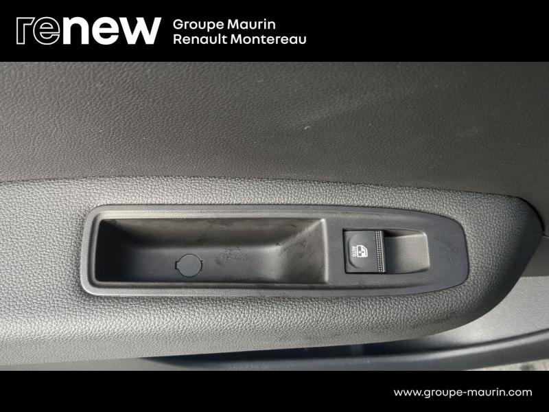 Photo 18 de l’annonce de RENAULT Clio d’occasion à vendre à VARENNES SUR SEINE