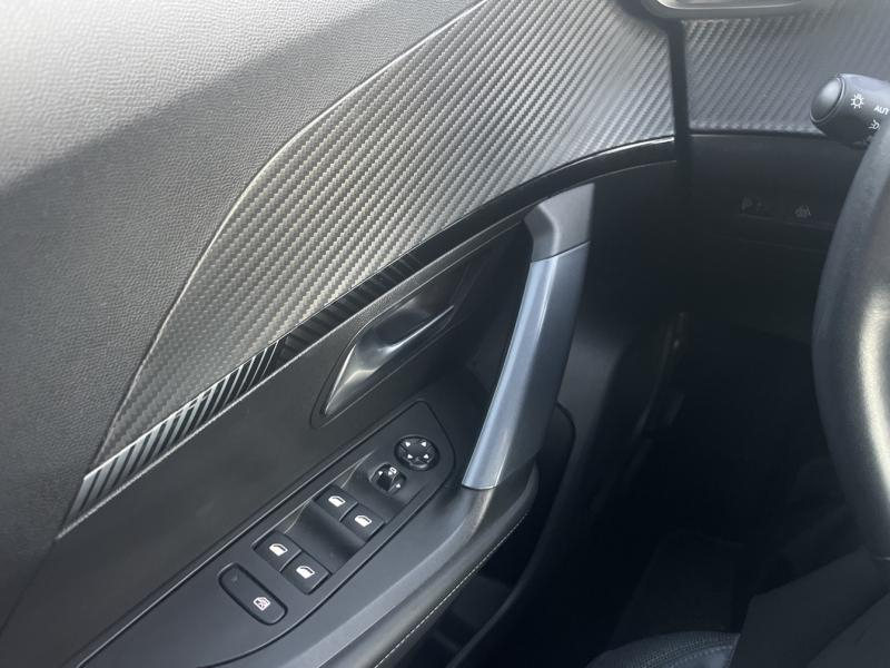 Photo 16 de l’annonce de PEUGEOT 2008 d’occasion à vendre à AIX-EN-PROVENCE