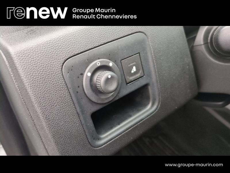 Photo 15 de l’annonce de DACIA Duster d’occasion à vendre à CHENNEVIÈRES-SUR-MARNE