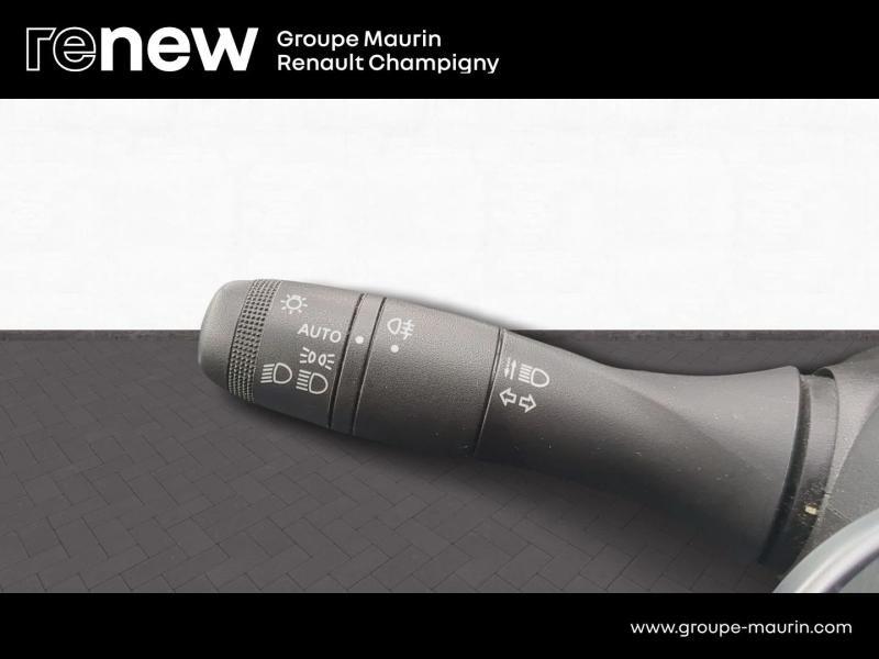 Photo 20 de l’annonce de RENAULT Clio d’occasion à vendre à CHENNEVIÈRES-SUR-MARNE