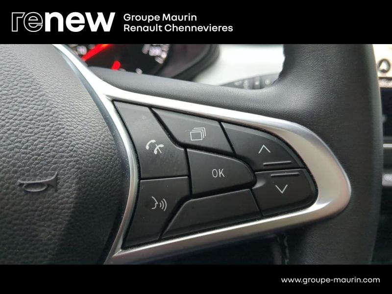 Photo 17 de l’annonce de RENAULT Clio d’occasion à vendre à CHENNEVIÈRES-SUR-MARNE