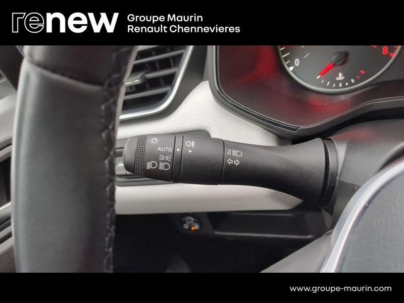 Photo 18 de l’annonce de RENAULT Clio d’occasion à vendre à CHENNEVIÈRES-SUR-MARNE