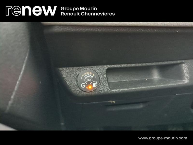 Photo 20 de l’annonce de RENAULT Clio d’occasion à vendre à CHENNEVIÈRES-SUR-MARNE