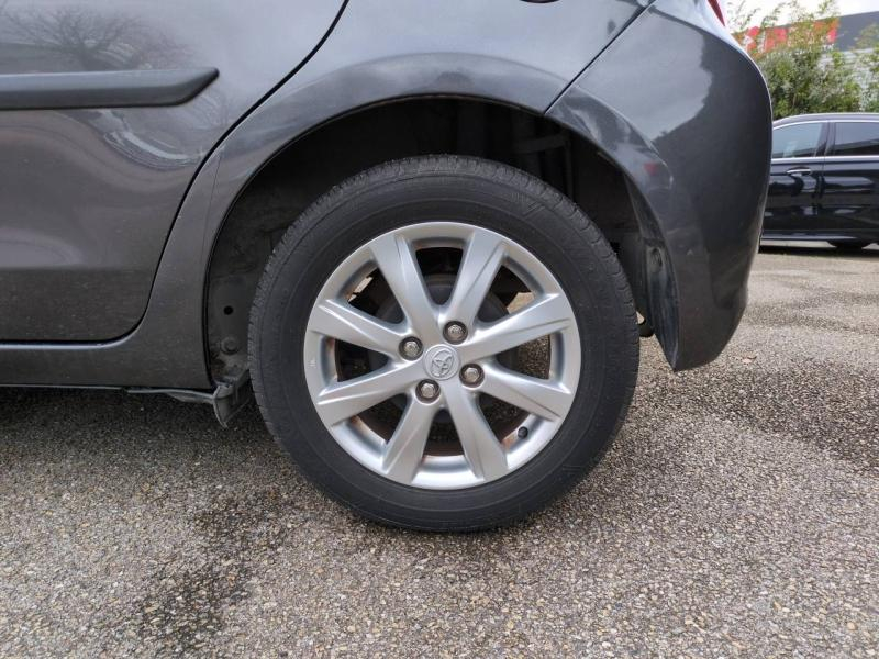 Photo 11 de l’annonce de TOYOTA Yaris d’occasion à vendre à NÎMES