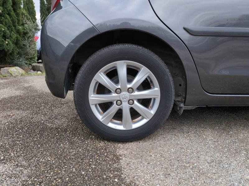 Photo 12 de l’annonce de TOYOTA Yaris d’occasion à vendre à NÎMES