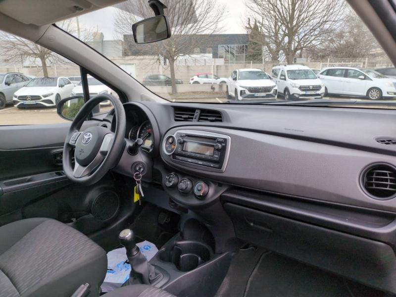 Photo 15 de l’annonce de TOYOTA Yaris d’occasion à vendre à NÎMES