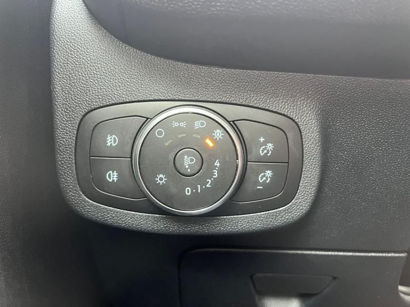 Photo 12 de l’annonce de FORD Fiesta d’occasion à vendre à NARBONNE