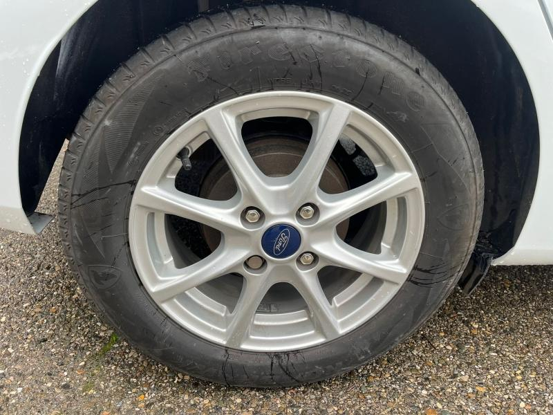 Photo 20 de l’annonce de FORD Fiesta d’occasion à vendre à NARBONNE