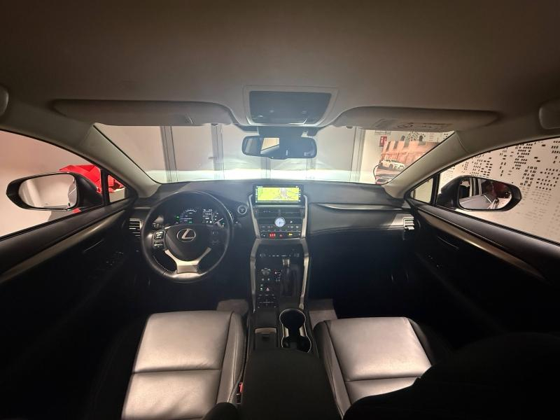 Photo 9 de l’annonce de LEXUS NX d’occasion à vendre à MONTFAVET