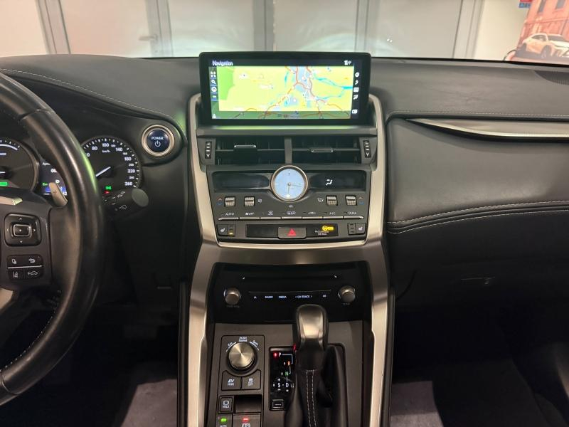 Photo 11 de l’annonce de LEXUS NX d’occasion à vendre à MONTFAVET