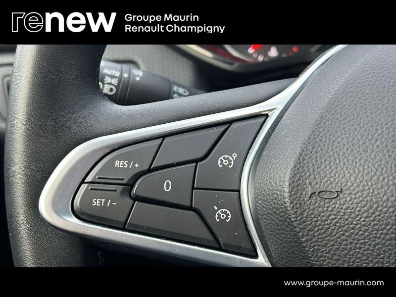 Photo 20 de l’annonce de RENAULT Clio d’occasion à vendre à CHENNEVIÈRES-SUR-MARNE