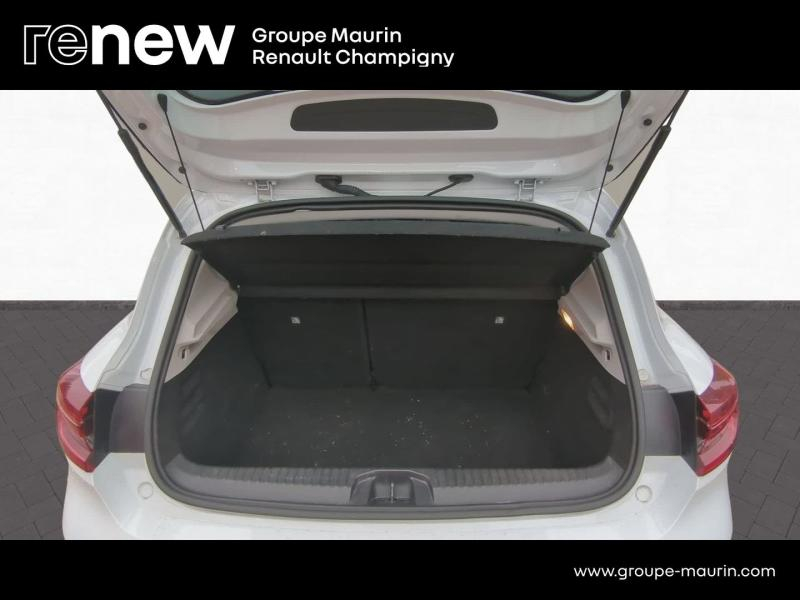 Photo 9 de l’annonce de RENAULT Clio d’occasion à vendre à CHENNEVIÈRES-SUR-MARNE